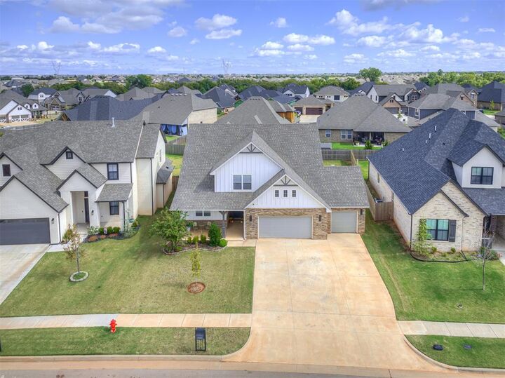 Property Photo: 14524 Giverny Lane OK 73099