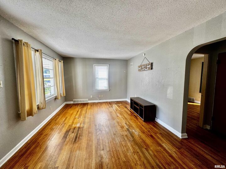 Property Photo:  424 Anderson Street  IL 62801 