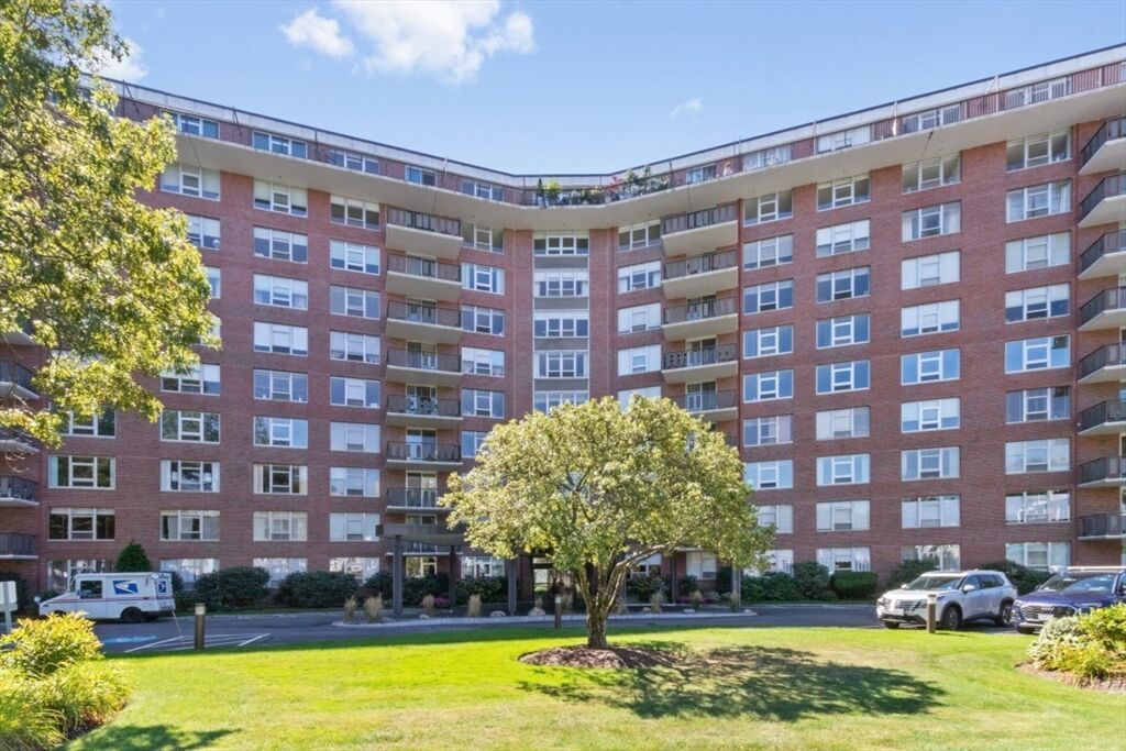 Property Photo:  280 Boylston St Ph10  MA 02467 