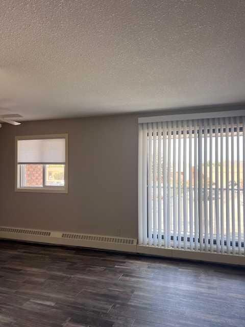 Property Photo:  49 Bennett Street 301  AB T4R 1V4 