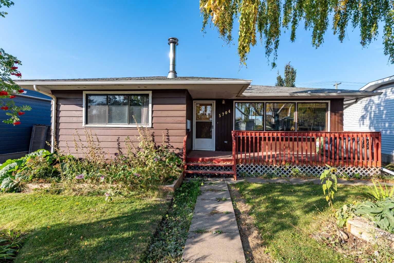 Property Photo:  5704 51 Street  AB T9V 0R5 
