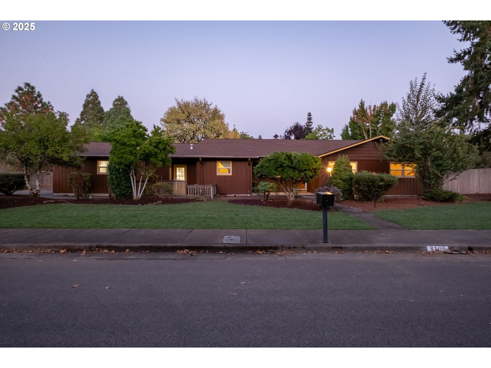 Property Photo:  3105 Liberty St  OR 97321 