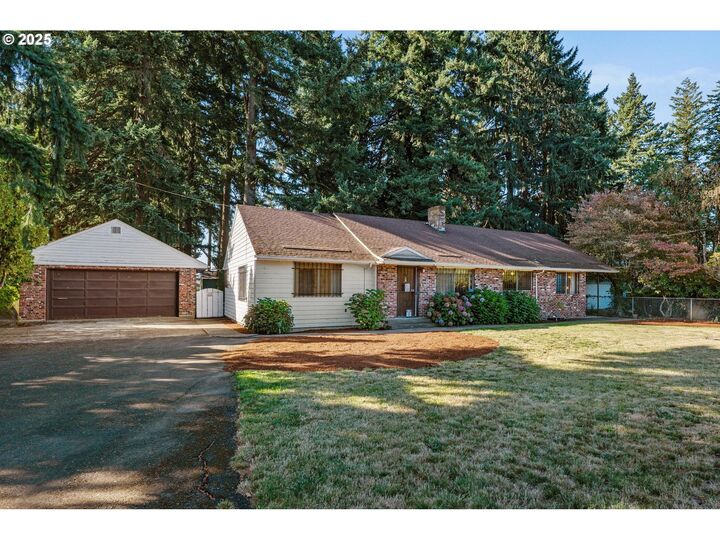 Property Photo:  15154 E Burnside St  OR 97233 