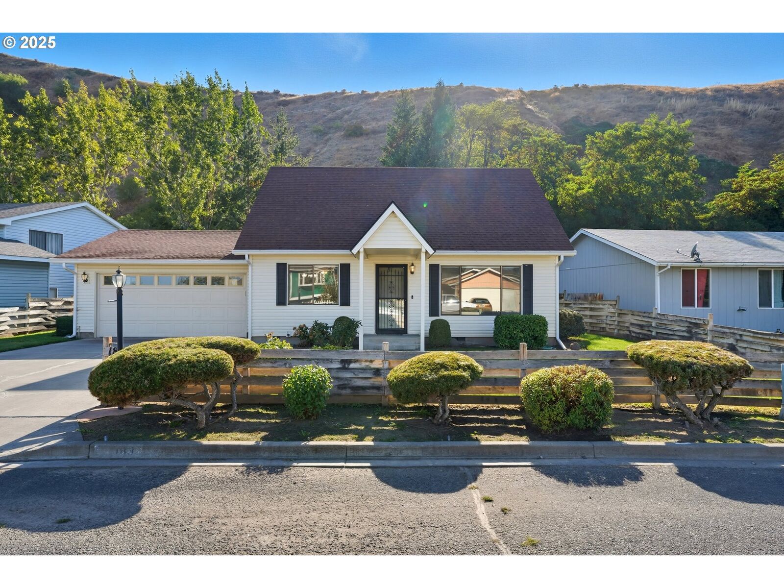 Property Photo: 183 S Andrea St OR 97862