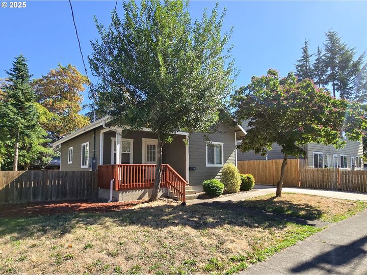 Property Photo:  3422 SE 53rd Ave  OR 97206 