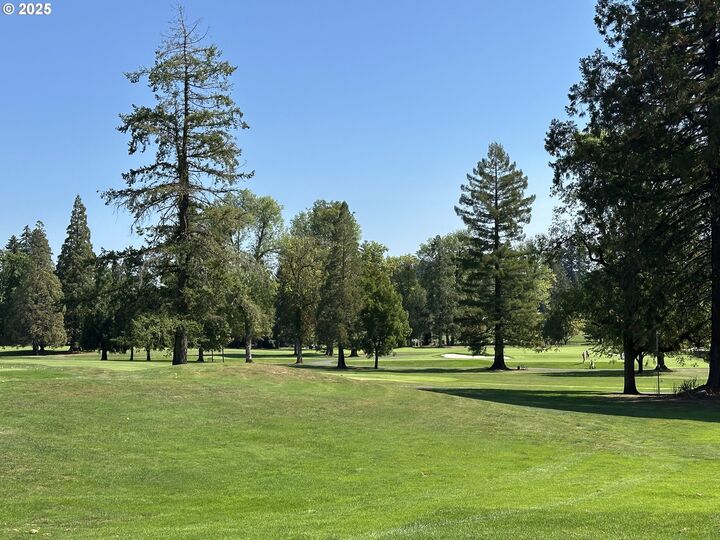 Property Photo:  6555 SW 86th Ave  OR 97223 