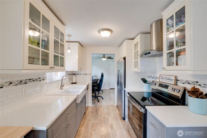 Property Photo:  4325  Northgate Drive  WA 98277 