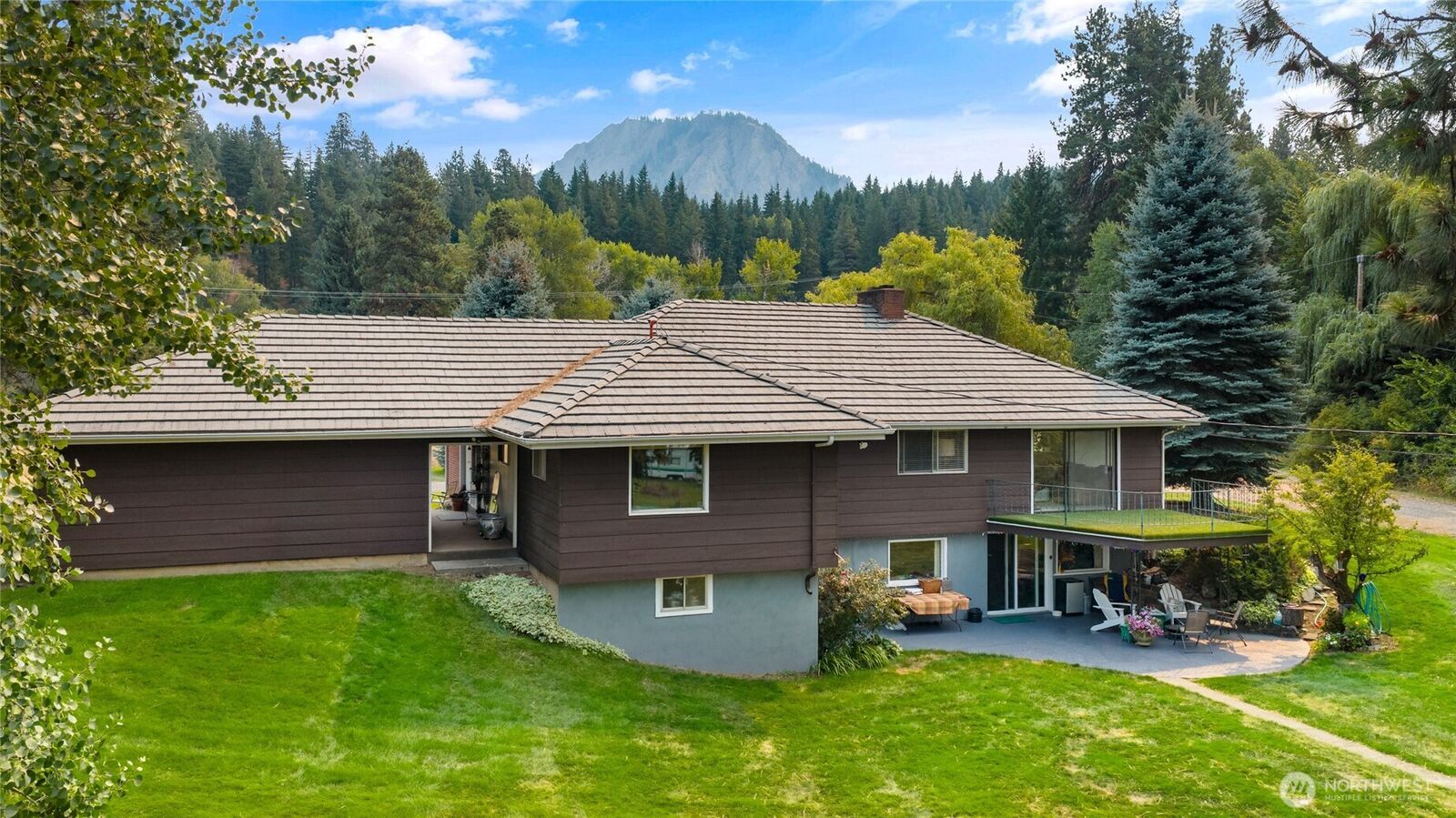 Property Photo:  911  Westside Road  WA 98922
