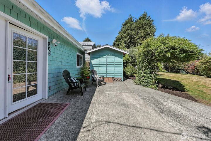 Property Photo:  805  36th Street  WA 98221 