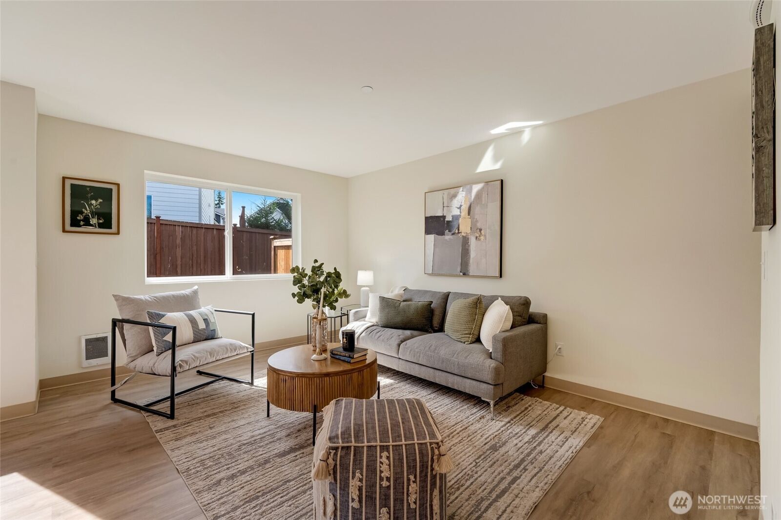 Property Photo:  3910  132nd Street SW A  WA 98087 