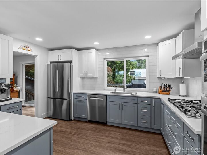 Property Photo:  6202  120th Avenue NE  WA 98033 