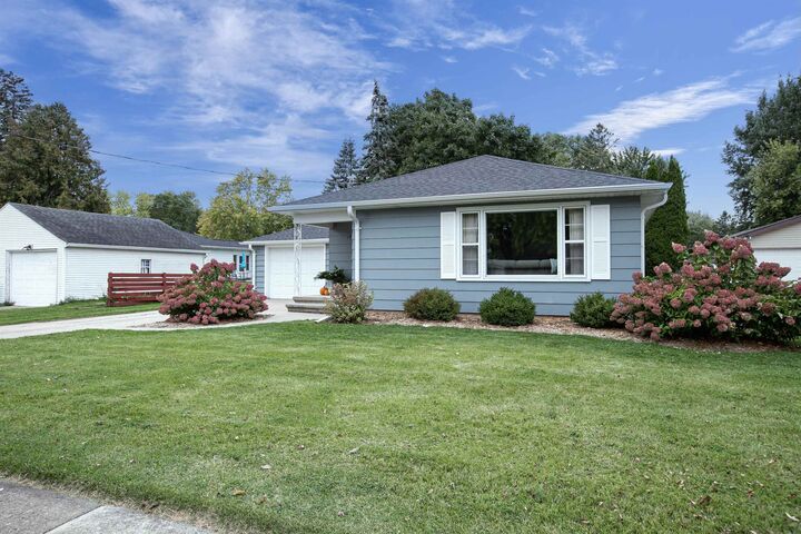 Property Photo: 1743 N Helen Street WI 54911