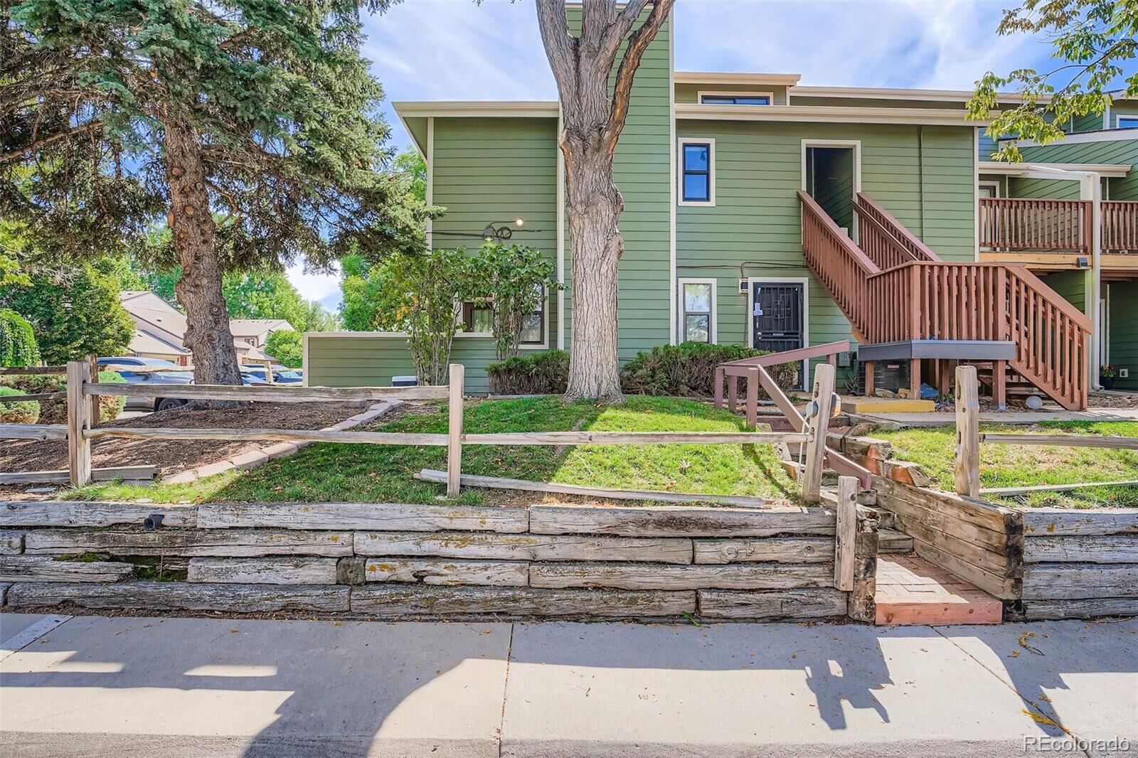 Property Photo:  540 S Forest Street 3-204  CO 80246 