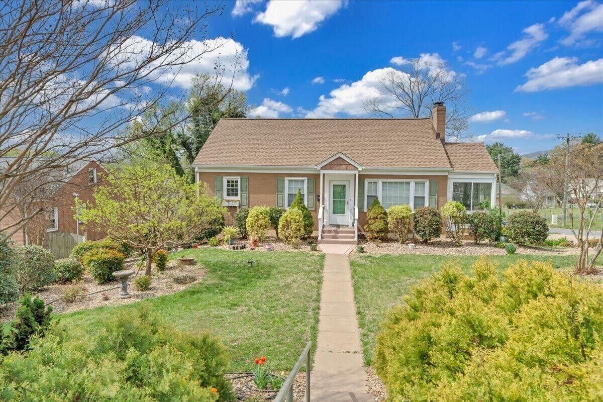 Property Photo:  721 Mount Vernon Ave  VA 24153 