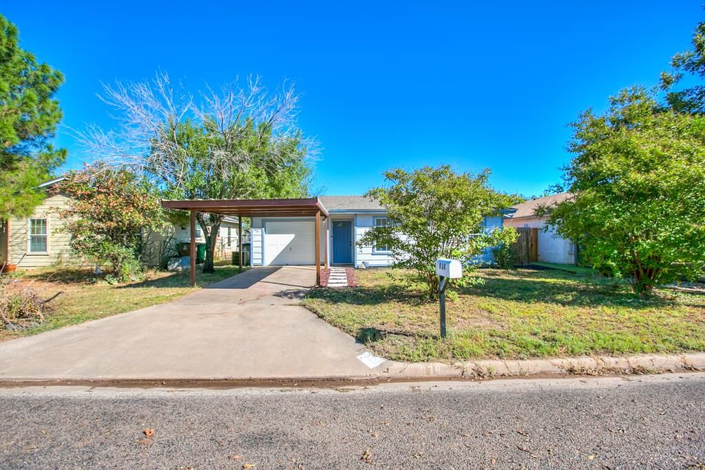 Property Photo: 938 40th St TX 76903