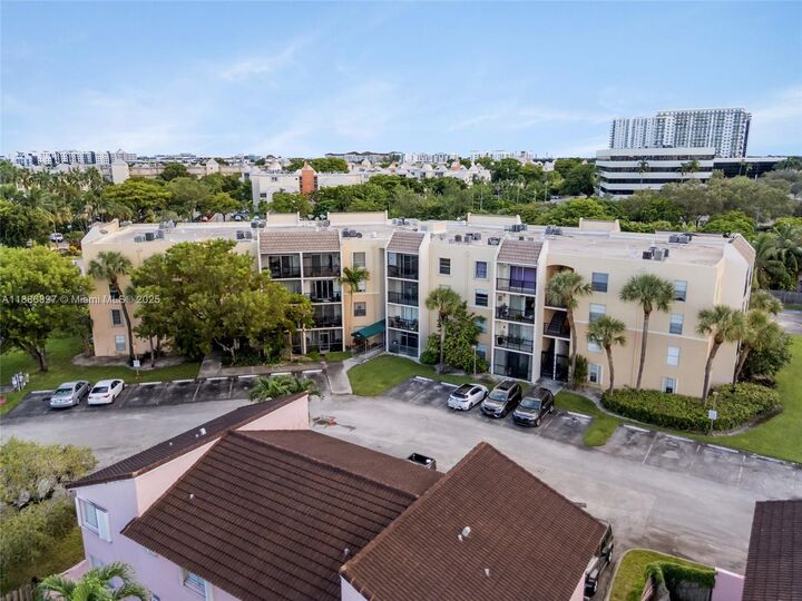 Property Photo:  8005 Lake Dr 404  FL 33166 