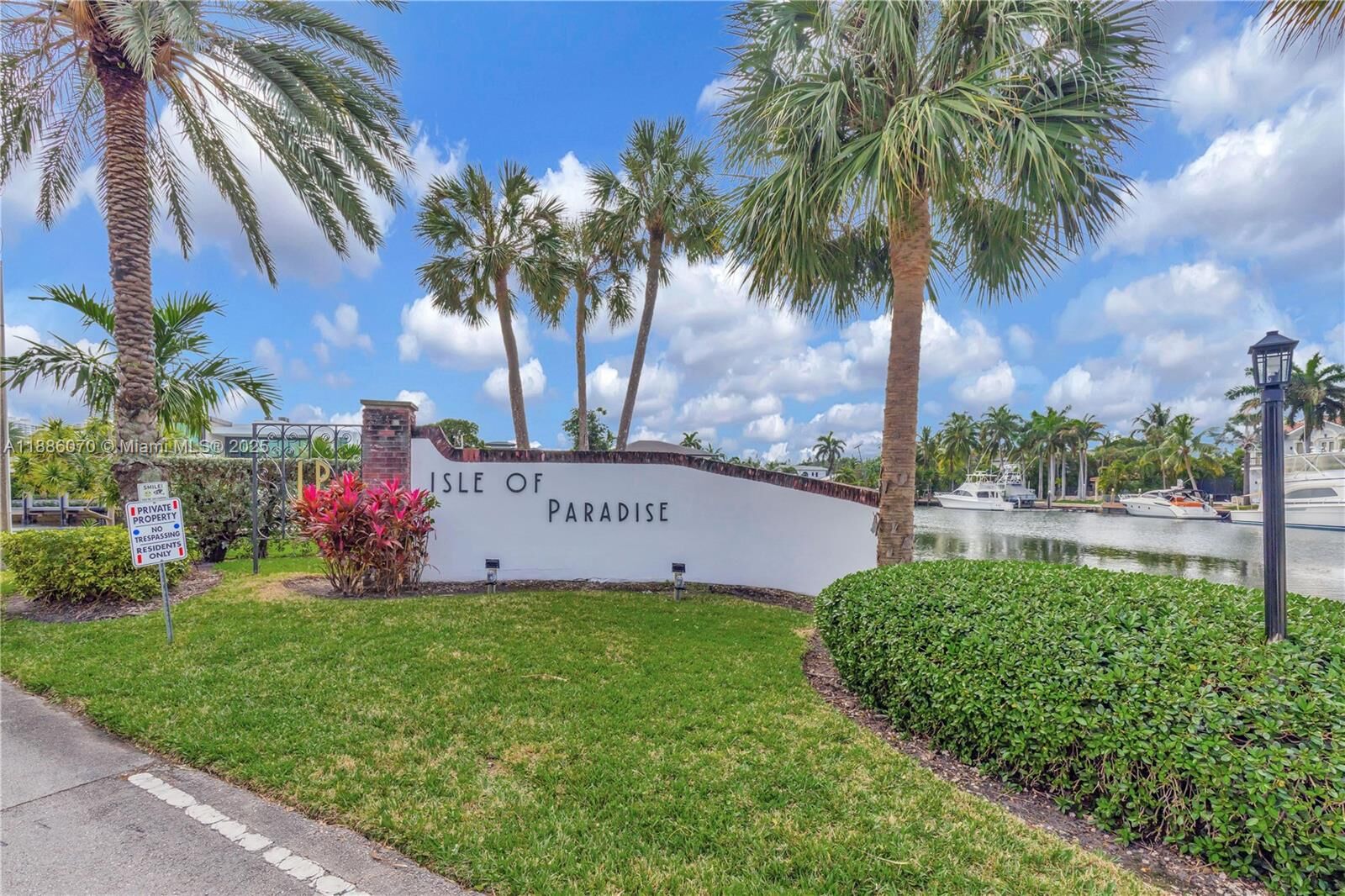 Property Photo: 440 Paradise Isle Blvd 109 FL 33009