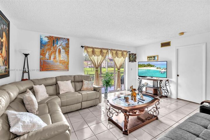 Property Photo: 150 S Hollybrook Ter 101 FL 33025