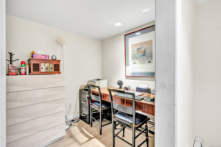 Property Photo: 118 Greenbrier Road CT 06611