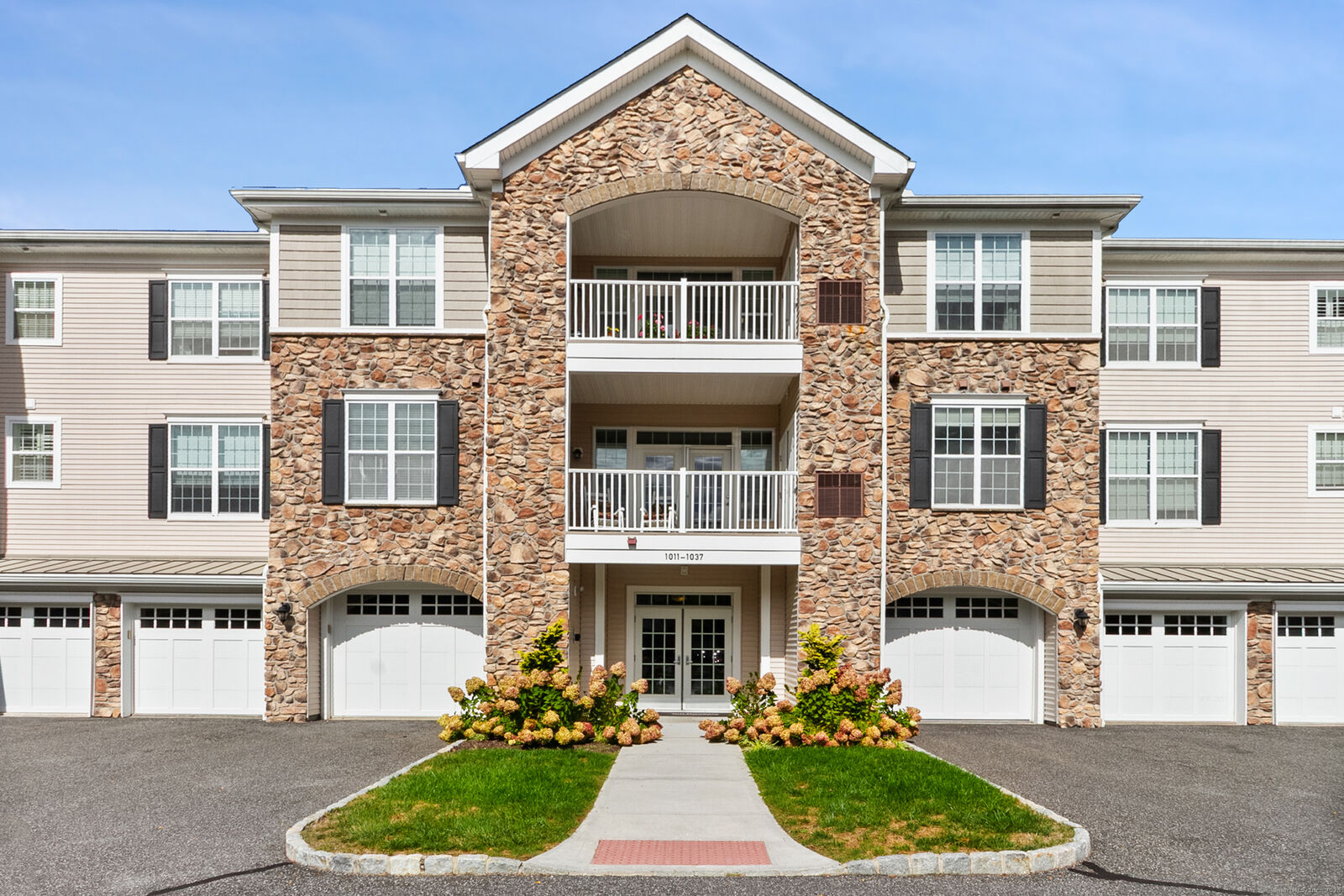 Property Photo:  1024 Brookside Court 1024  CT 06470 