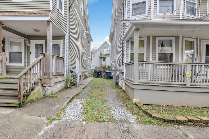 Property Photo:  115 Denver Avenue  CT 06605 