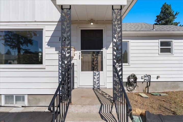 Property Photo:  1127 E 38th Ave  WA 99203 