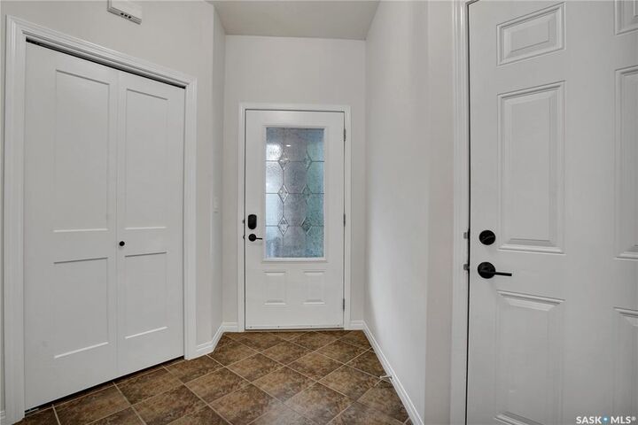 Property Photo:  150 Ashworth Crescent  SK S7T 0H8 