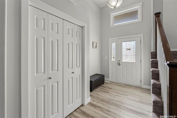 Property Photo:  127 Dulmage Crescent  SK S7T 0C7 