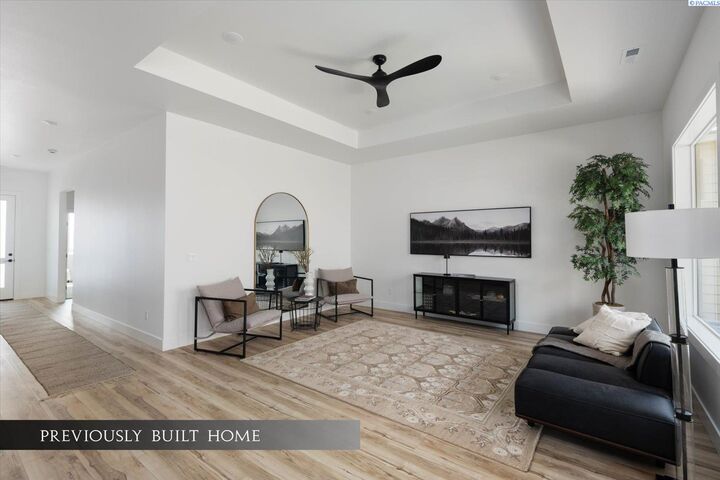 Property Photo:  6613 W 27th Ave  WA 99338 