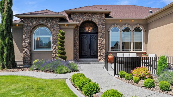 Property Photo:  3304 Sorento Ct.  WA 99301 