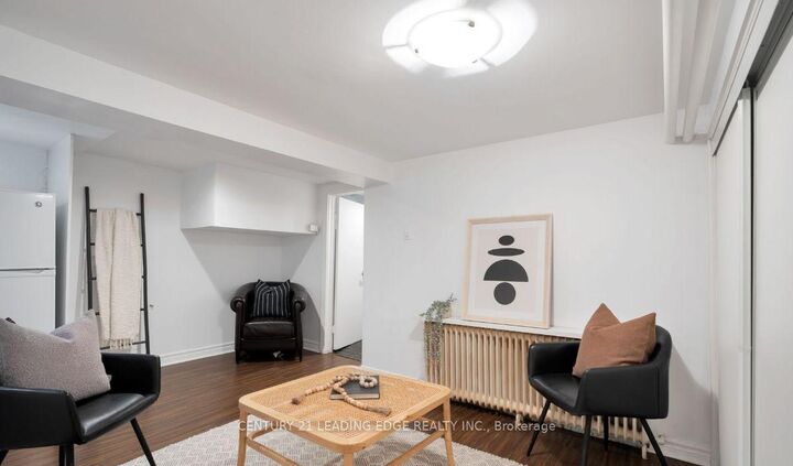 Photo de la propriété:  172 Woodycrest  -  Bsmt Avenue  ON M4J 3B9 