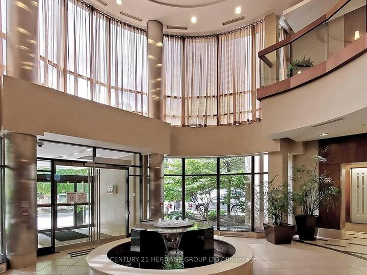 Property Photo:  10 Northtown Way Sph14  ON M2N 7L4 