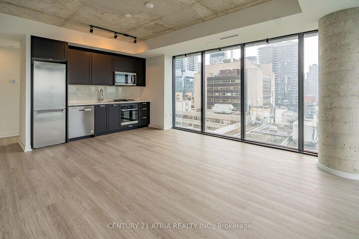Property Photo:  195 McCaul Street 1511  ON M5T 0E5 
