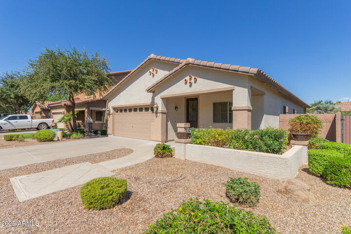 Property Photo:  386 W Lyle Avenue  AZ 85140 