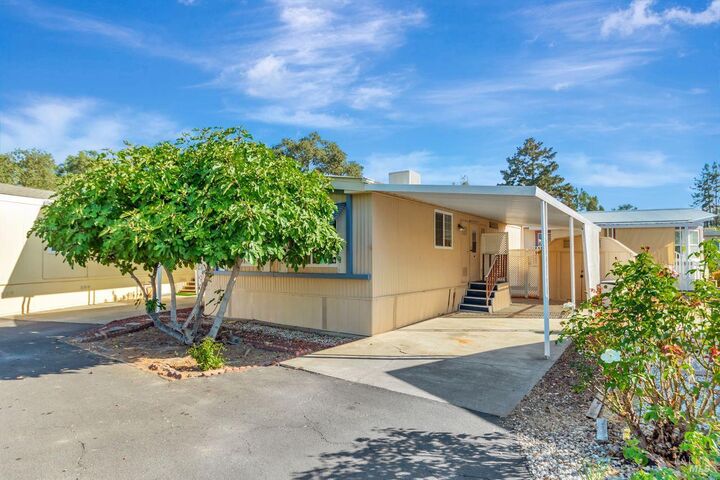 Property Photo:  504 Colonial Park Drive  CA 95403 