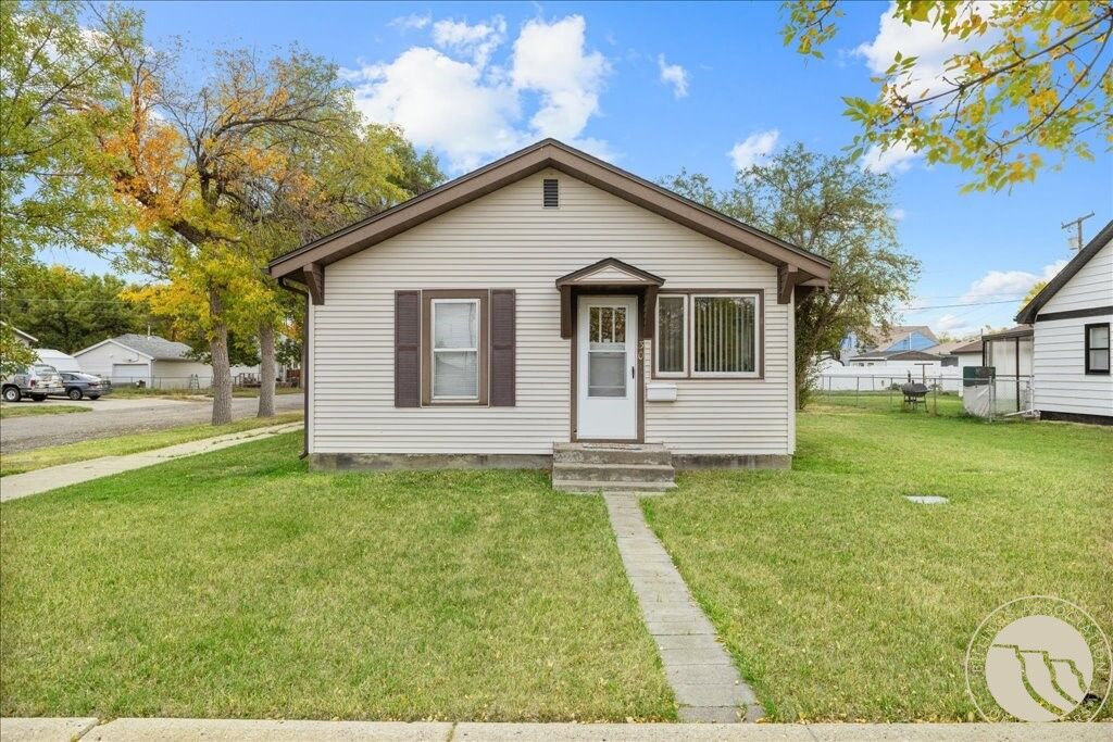 Property Photo:  301 West St  MT 59044 