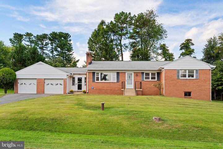 Property Photo:  11809 Collins Drive  MD 20876 