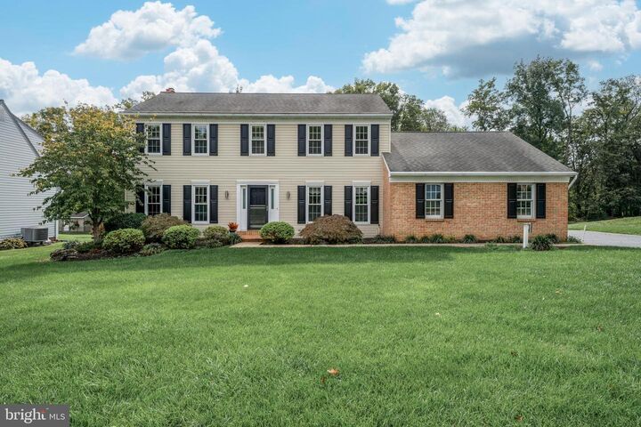 136 Stonewyck Drive  Lancaster PA 17603 photo