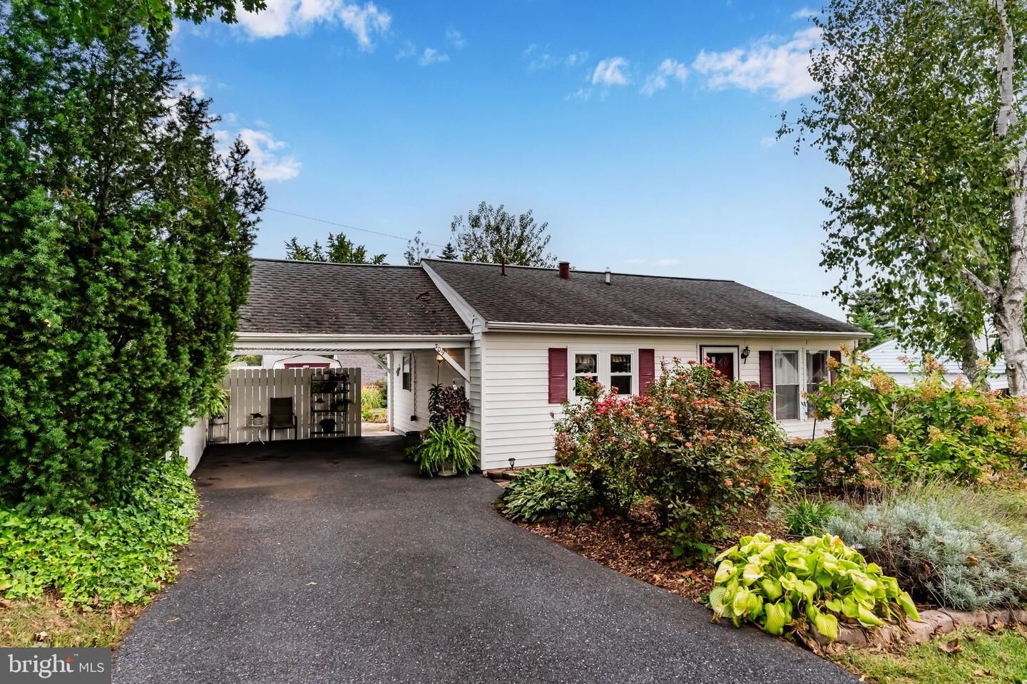 Property Photo:  309 Plane Street  PA 17057 