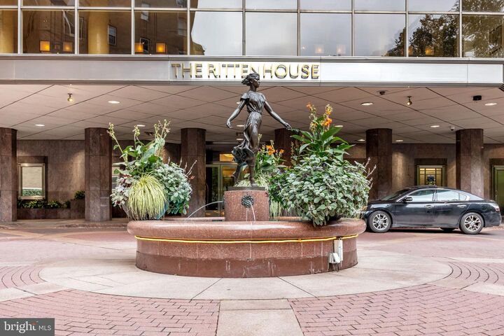 Property Photo:  202 W Rittenhouse Square 10 2608  PA 19103 