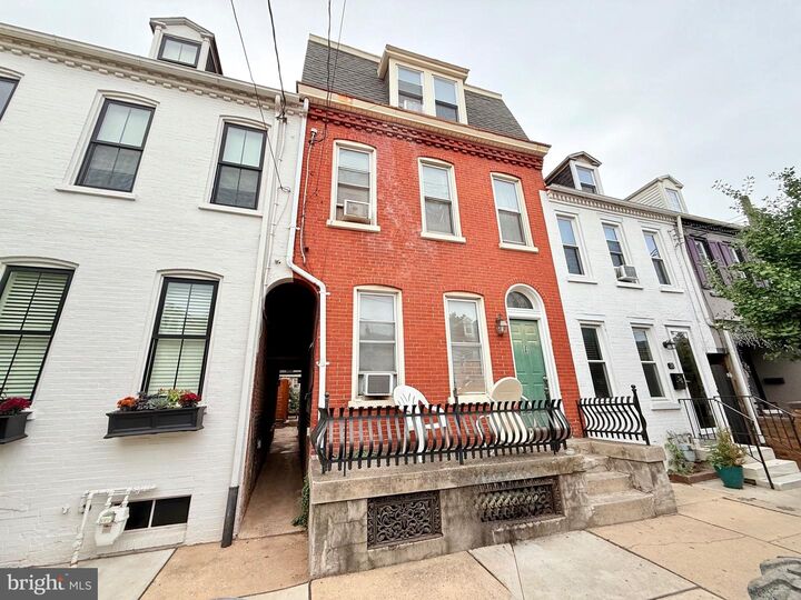 28 N Charlotte Street  Lancaster PA 17603 photo