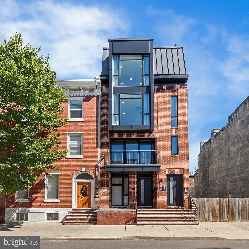 Property Photo: 1507 Christian Street 4 PA 19146