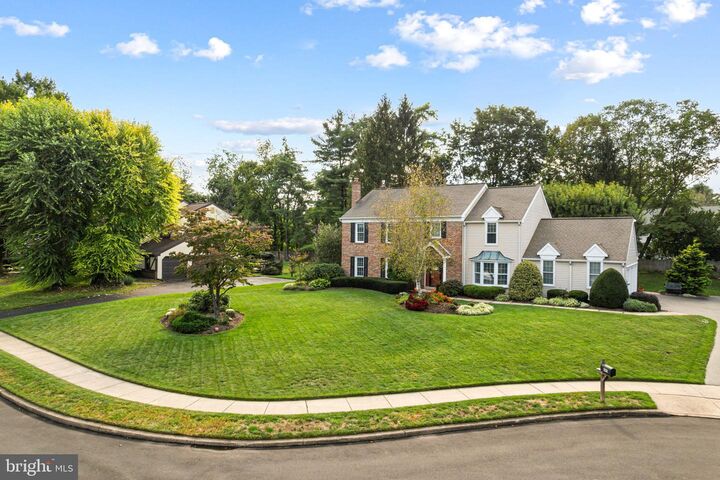 Property Photo:  885 Henry Drive  PA 19067 
