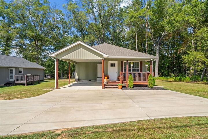 Property Photo: 1822 Tunnel Hill Varnell Road GA 30755