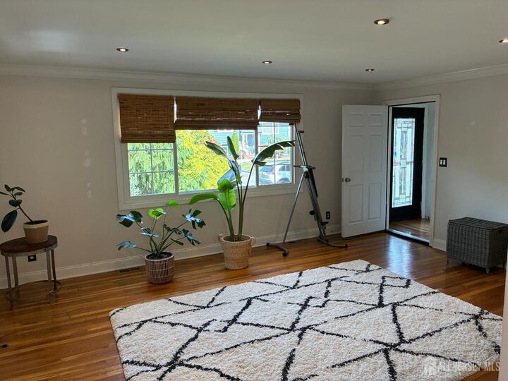 Property Photo:  7 Morningside Road 1  NJ 07067 