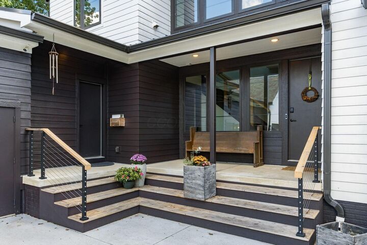 Property Photo: 2731 Clifton Road OH 43221