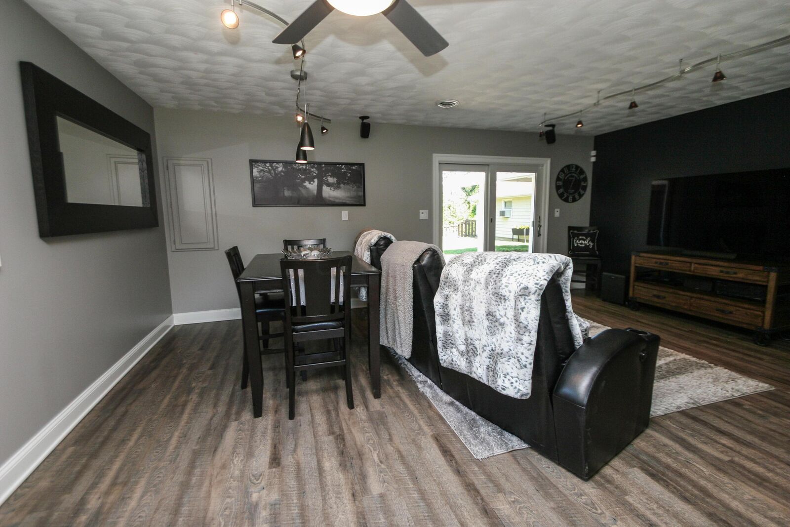 Property Photo: 4106 Ongaro Drive OH 43204