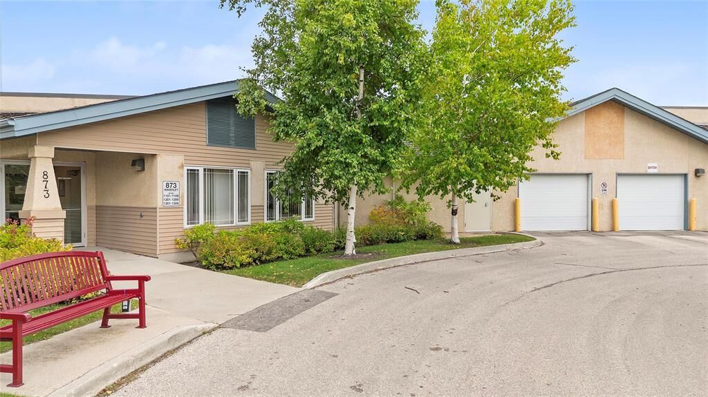 Property Photo:  873 Waverley Street  MB R3P 6C6 