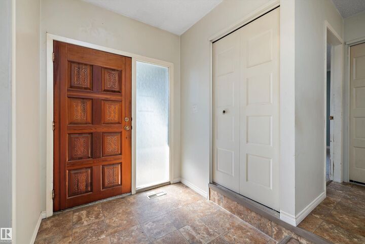 Property Photo:  11 Main Boulevard  AB T8A 3T2 