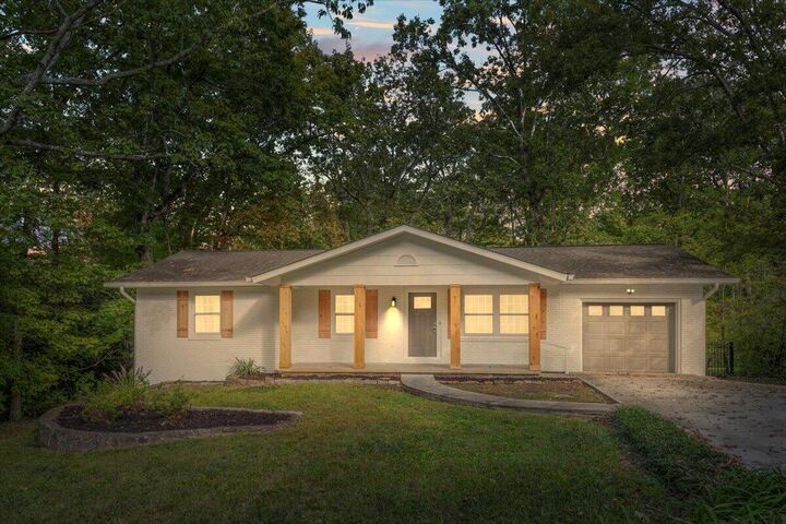 Property Photo:  921 Ridgeway Avenue  TN 37377 